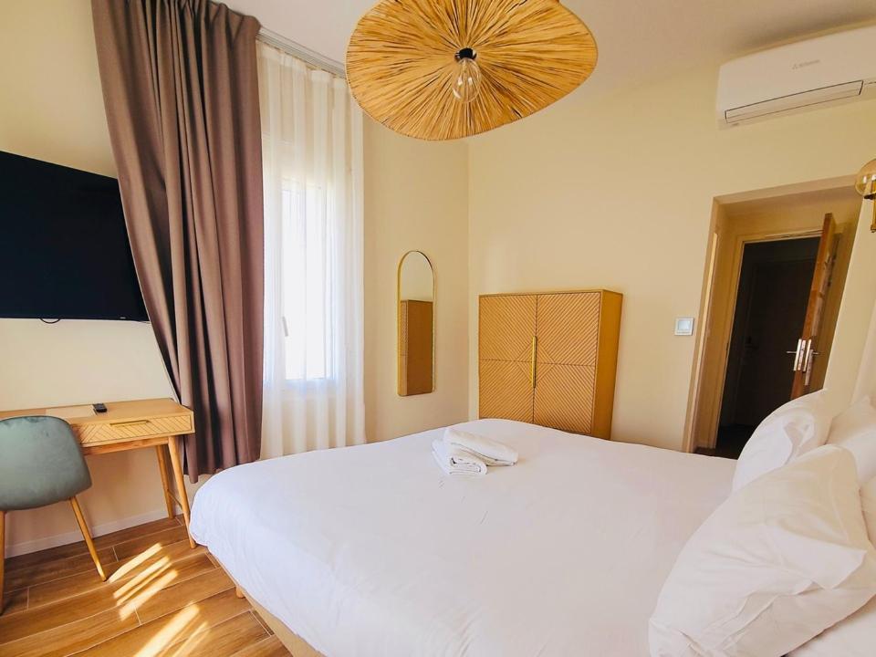 Gry hotel des Bains Sanary-sur-Mer Exterior foto